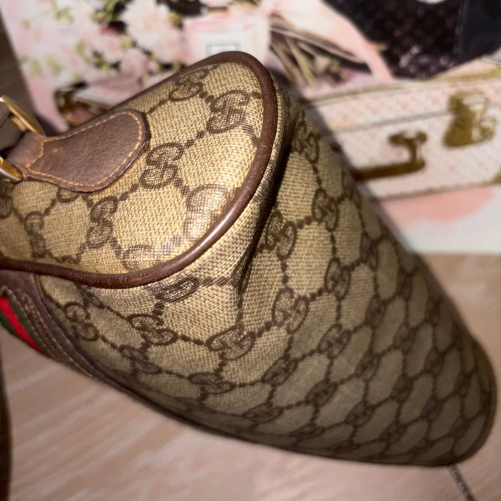 Gucci Vintage Brown and Tan Signature Logo Crossbody Bag EUC with Minor Interior - Picture 9 of 16